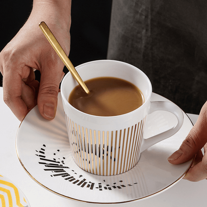 MirrorSip™ Bewegte Reflexion Kreativer Kaffeetassenspiegel